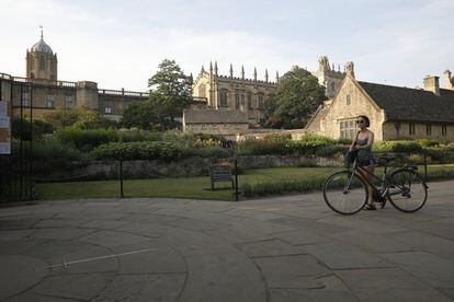Rincón de Christ Church, en Oxford, donde se inspiró 'Alicia en el país de las Maravillas'. Las Universidades en Reino Unido saldrán perjudicadas por el Brexit. El país es el que más fondos comunitarios recibe para la investigación académica.