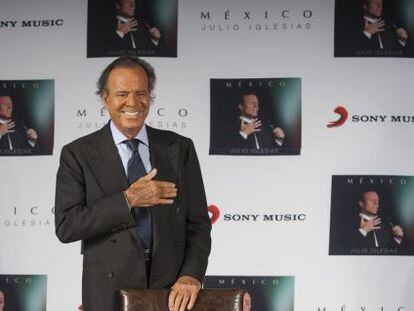 El cantante español Julio Iglesias en Ciudad de México.