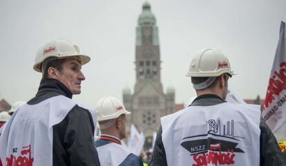 Unos mineros protestan en Ruda Slaska (Polonia), el 13 de octubre de 2015. 