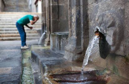 La neoclásica Burga de Abaixo es una de las fuentes de As Burgas, en la parte vieja de Ourense, donde brotan aguas silicatadas, fluoradas y litínicas.