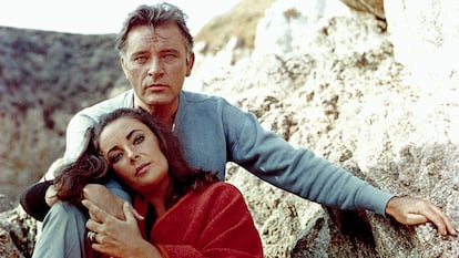 Elizabeth Taylor and Richard Burton in 1965. 