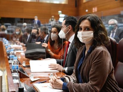 Isabel Díaz Ayuso, durante el pleno que se celebra este jueves en la Asamblea de Madrid.