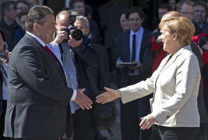 Sigmar Gabriel y Angela Merkel, en mayo.