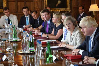 La primera ministra brit&aacute;nica, Theresa May, se re&uacute;ne con su Gabinete.