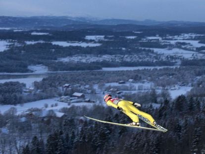 El austriaco Lukas Muelle durante un entrenamiento de la Copa del Mundo de salto de esquí, a principios de este año.