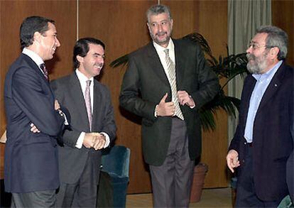 Eduardo Zaplana, José María Aznar, José María Fidalgo y Cándido Méndez, ayer en la jornada de APD.