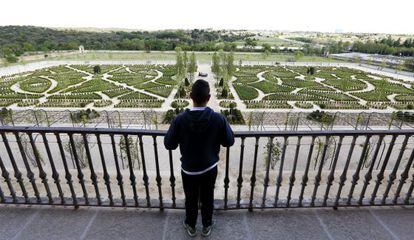 Los jardines muestran su cuidadoso trazado en el entorno del palacio del infante Luis de Borb&oacute;n.