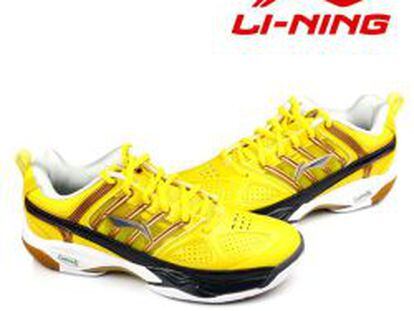 Modelo de zapatillas de badminton de la marca Li Ning