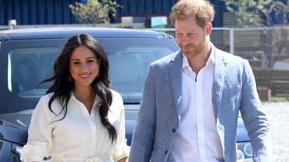 Enrique de Inglaterra y Meghan Markle, duques de Sussex, en una visita a Johannesburgo, Sudáfrica, en octubre de 2019.