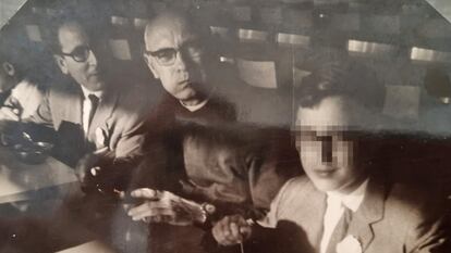 Antonio Moré (en el centro), en una imagen de los años sesenta.