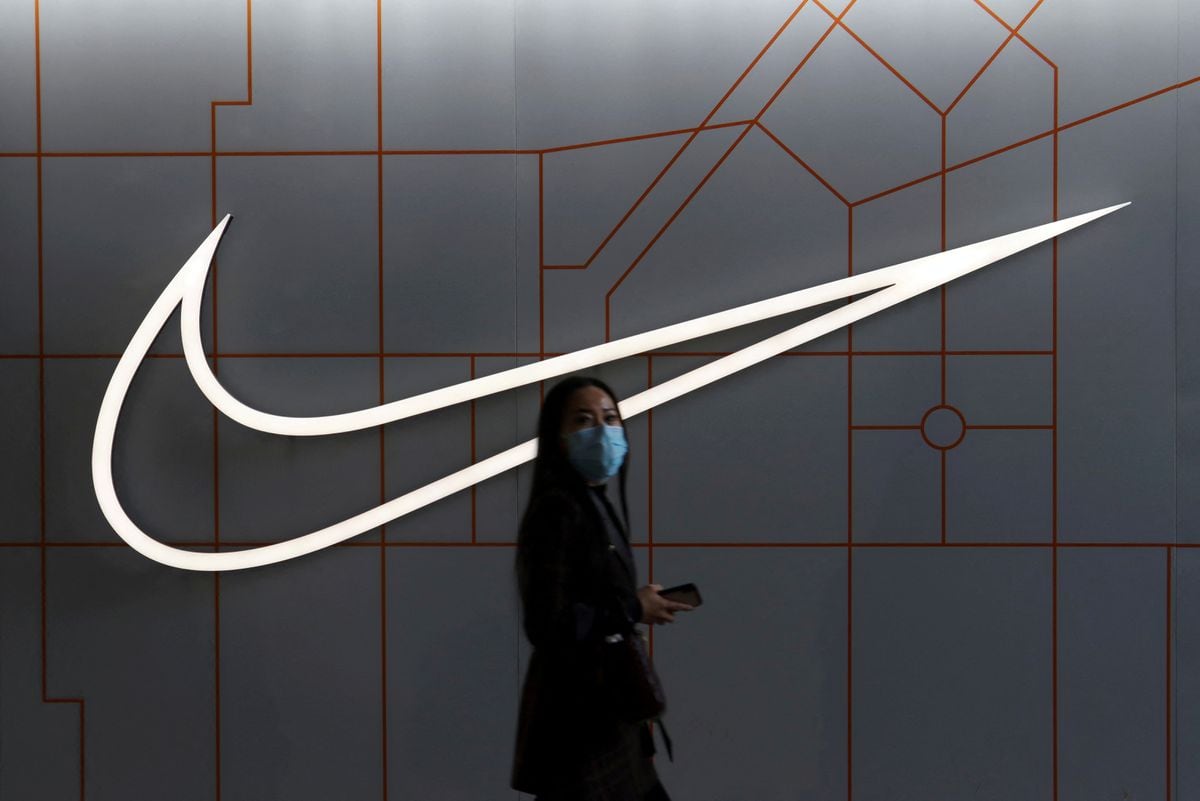 Nike gana 1.372 millones en su primer trimestre fiscal, un 1% menos, y eleva un 2% sus ventas | Economía