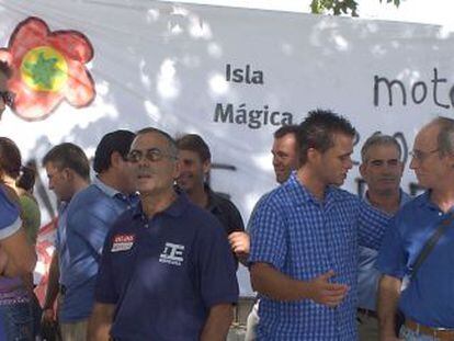 Plantilla de Isla M&aacute;gica, durante una protesta.