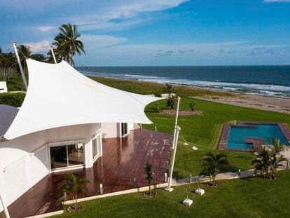 La casa en Playa Espíritu (Sinaloa) que perteneció al exgobernador Antonio Toledo Corro.