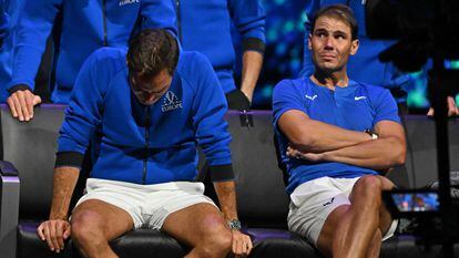 Federer y Nadal, emocionados después del partido en el O2 Arena de Londres.