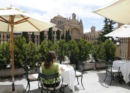 Terraza del hotel NH Palacio de Castellanos de Salamanca.