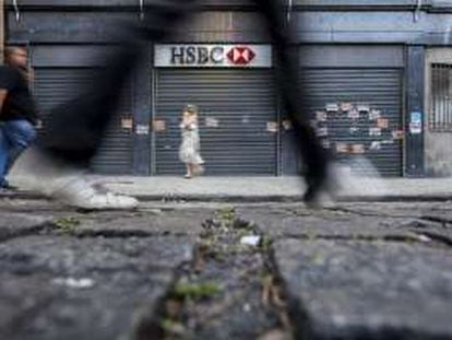 Vista de una oficina cerrada del banco HSBC en Río de Janeiro (Brasil). EFE/Archivo