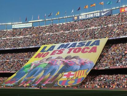 Pancarta en el Camp Nou.