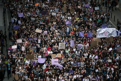 Vista general de la manifestacion estudiantil en Barcelona.