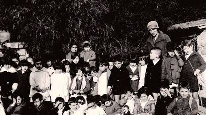 Profesoras y alumnos, durante la Segunda Rep&uacute;blica.