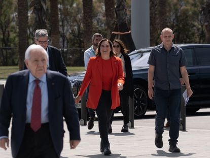 La alcaldesa de Barcelona en funciones, Ada Colau, a su llegada a la reunión del Círculo de Economía.