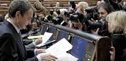 José Luis Rodríguez Zapatero, momentos antes de comparecer ante el pleno extraordinario del Congreso de los Diputados.