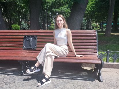 Paulina Degtiarova, estudiante de Filología Hispánica, el pasado lunes en un parque de Odesa.