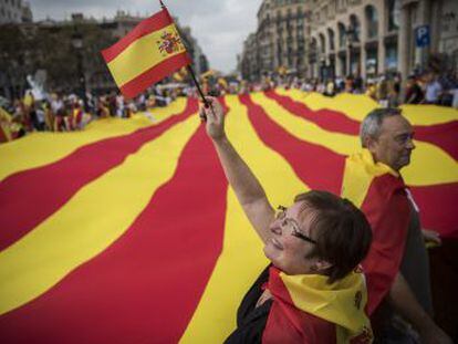 Las entidades convocantes, entre ellas Societat Civil, pidieron tras la manifestación  firmeza democrática  ante el  golpismo delirante 