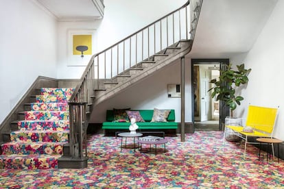 <strong>Espantar el aburrimiento.</strong> Moqueta de Liberty Fabrics para Alternative Flooring. Es la primera vez que la icónica empresa de estampados traslada sus dibujos a alfombras y lo hace con un lema: "La vida es demasiado corta para vivirla en espacios aburridos". |