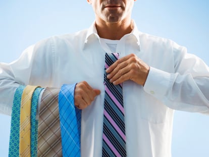 Un complemento elegante para lucir con todo tipo de trajes. GETTY IMAGES.