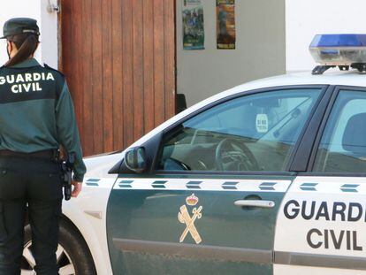 Una agente de la Guardia Civil.