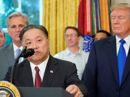 Hock E. Tan, CEO de Broadcom, el pasado d&iacute;a 2 en una visita a la Casa Blanca. reuters