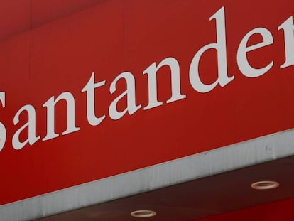 Santander cancela los actos internos y BBVA activa su protocolo por coronavirus