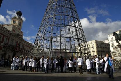 Momento de la concentración de médicos y residentes en la Puerta del Sol.