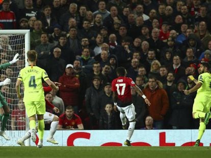 De Gea, Shaw y Suárez, en la acción del gol.