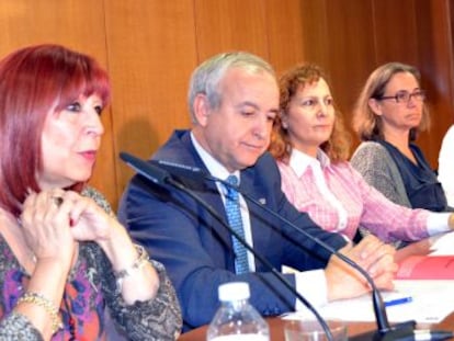 Representantes de Aldeas Infantiles SOS y la FAPE durante la presentación del informe.