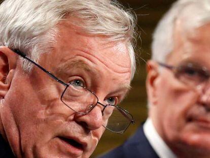 David Davis (izquierda) y Michel Barnier, negociadores del Reino Unido y la Uni&oacute;n Europea