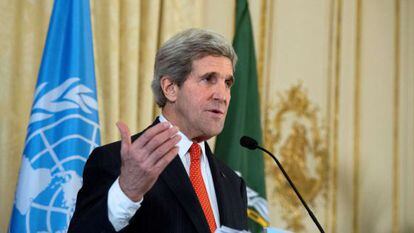 El secretario de Estado, John Kerry, durante una rueda de prensa en Par&iacute;s.