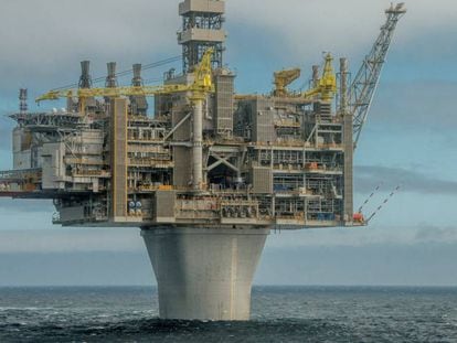 Una plataforma petrol&iacute;fera de ExxonMobil en la costa canadiense, el 13 de junio.