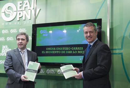 Iñigo Urkullu y el Joseba Aurrekoetxea presentan el programa electoral.