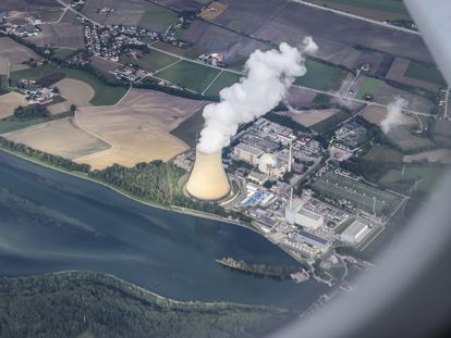 Imagen aérea de la central nuclear Isar 2, en Essenbach (Alemania).