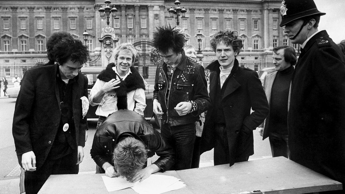 Los Sex Pistols También Celebraron El Jubileo De La Reina A Su Manera Cultura El PaÍs 7324