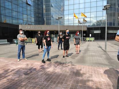 Los supuestos CDR que han participado este lunes en la rueda de prensa tras conocerse las citaciones de la Audiencia Nacional.