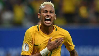 Neymar celebra su gol ante Colombia. 