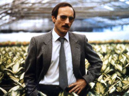 Eusebio Poncela interpreta a Pepe Carvalho en la serie de televisión sobre el detective emitida en 1986.