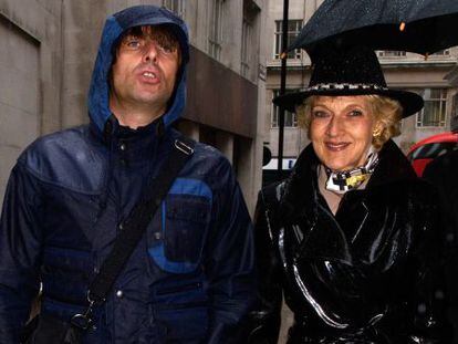 Liam Gallagher y Fiona Shackleton esta ma&ntilde;ana en el juzgado. 