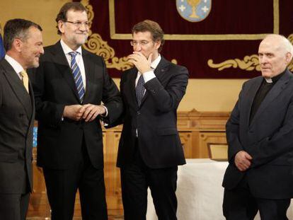 El alcalde de Santiago y los presidentes del Gobierno y de la Xunta, con el de&aacute;n el pasado 20 de octubre durante el anuncio de una ayuda de 17 millones para restauraci&oacute;n de la catedral.