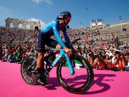 Mikel Landa, tras concluir la crono del Giro en Verona y quedarse fuera del podio por 8 segundos. 
