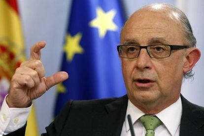 El ministro de Hacienda, Cristóbal Montoro, en conferencia de prensa.