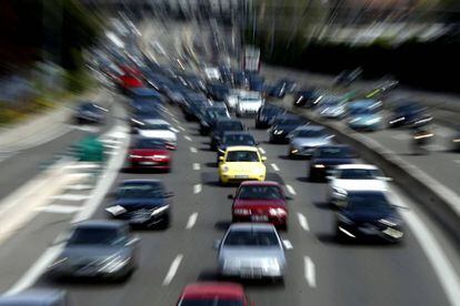 Tráfico en la A-6, la autovía del Noroeste, a la salida de Madrid, el pasado 29 de abril.