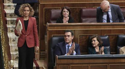 Meritxell Batet (izquierda), tras ser nombrada presidenta del Congreso de los Diputados, el pasado 3 de diciembre.